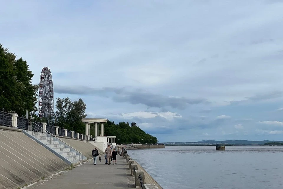 Нижний ярус набережной в Хабаровске оказался под водой