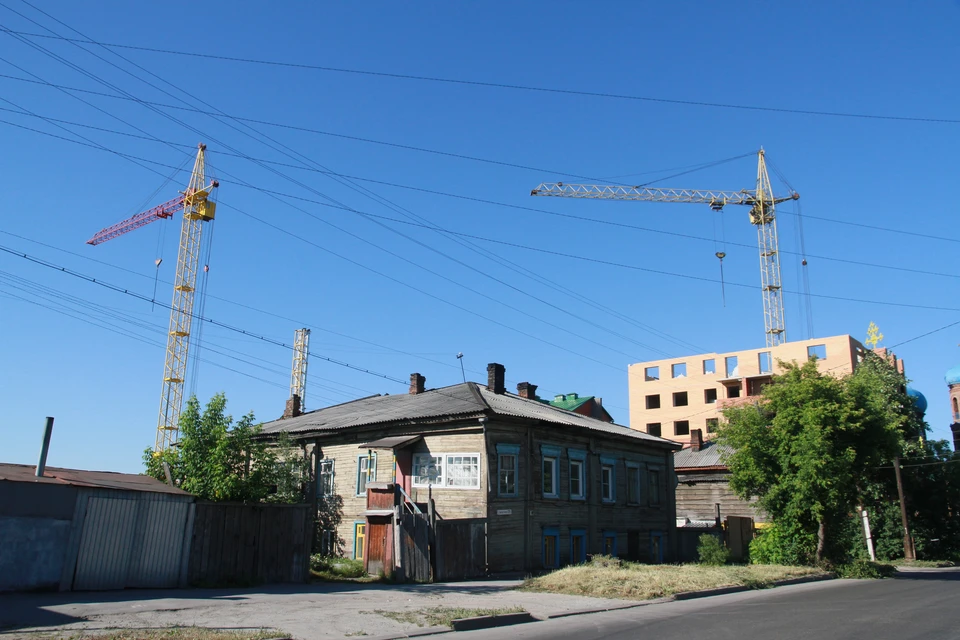 На участке компания строит гаражный комплекс