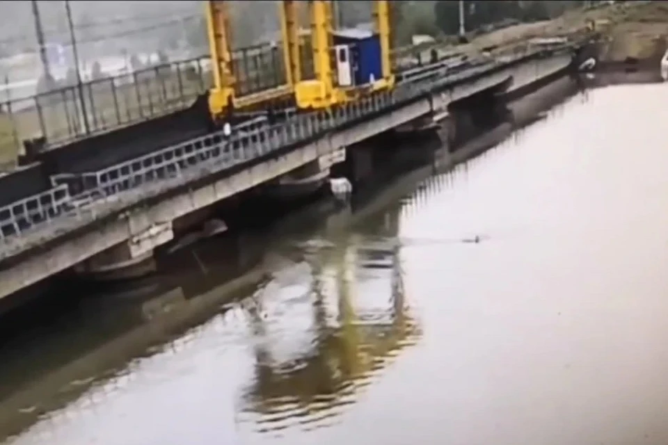 Пенсионера затянуло в открытый затвор на Нугушском водохранилище в Башкирии Фото: МЧС по Башкирии