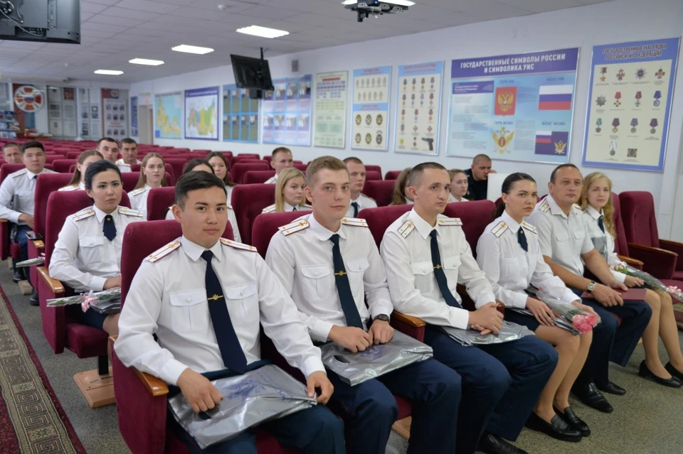 В актовом зале выпускникам выдали удостоверения. Фото: УФСИН по Оренбургской области