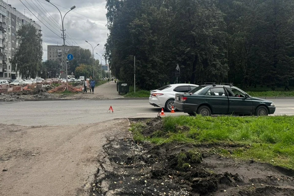 В Новосибирске сбитый «Тойотой» мальчик отлетел в припаркованную машину. Фото: ГАИ Новосибирска.