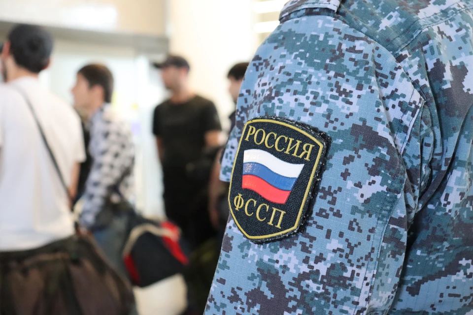 За неделю судебные приставы препроводили 49 иностранных граждан