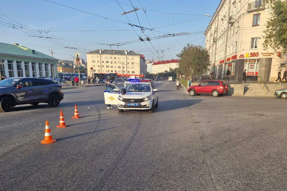 Пешеход получила травмы и была доставлена в ближайшее медучреждение. Фото: ГИБДД по Мурманской области