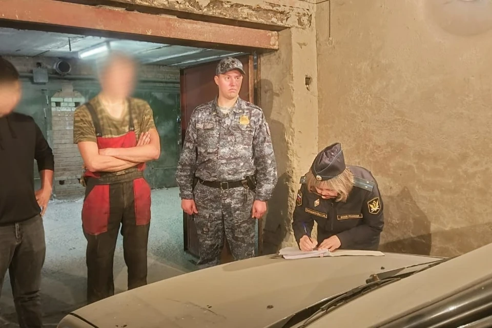 В Новосибирске алиментщик устроился на работу после ареста машины. Фото: ГУ ФССП России по Новосибирской области