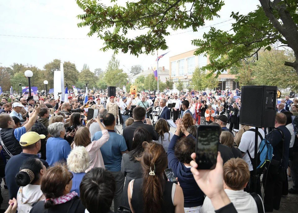 В Геническе Херсонской области 30 сентября прошел торжественный митинг, посвященный Дню воссоединения с Россией. ФОТО: тг-канал Владимира Сальдо