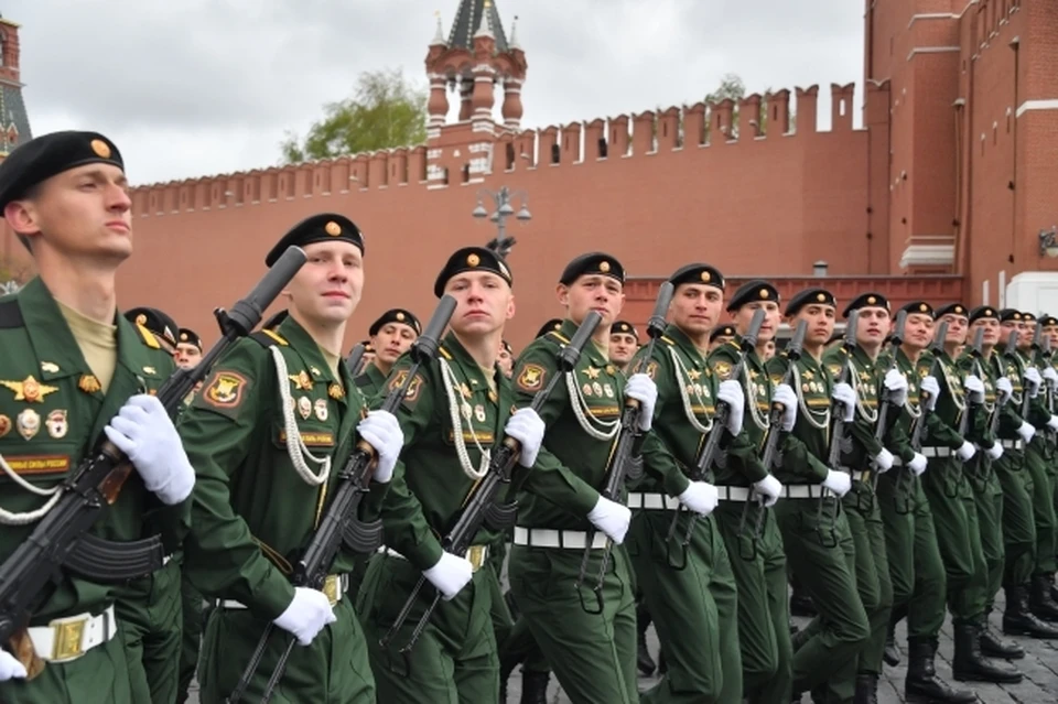 Сегодня новое поколение воинов продолжает славные традиции