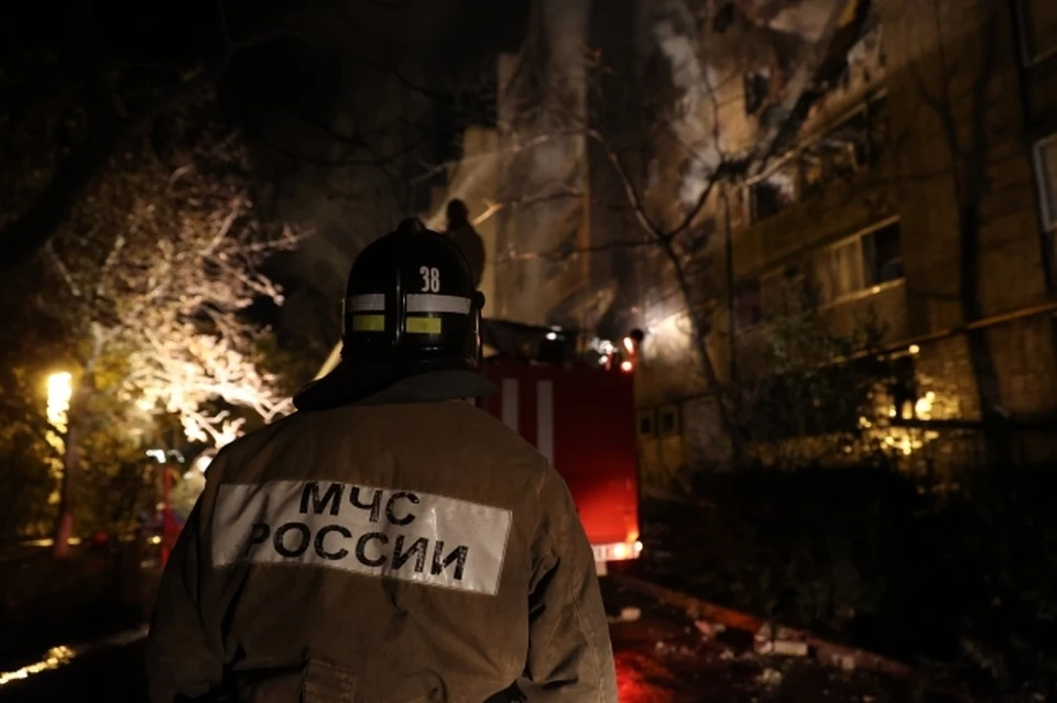 В Новосибирске неизвестный пытался поджечь здание ФСБ.