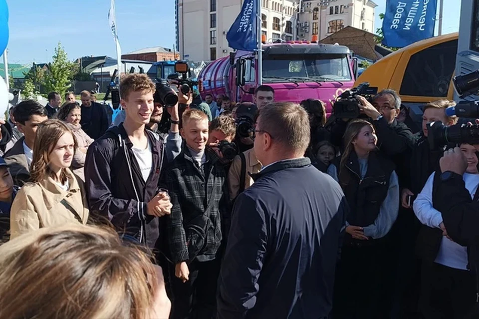 У участников «Движения Первых» уже была возможность ознакомиться с дорожной техникой на недавнем фестивале «Учебный год с Первыми».