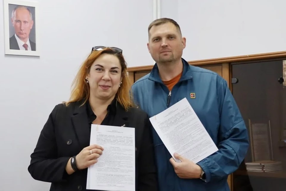 Детская школа искусств Мариуполя подписала соглашение с местным драмтеатром. Фото: Администрация Мариуполя