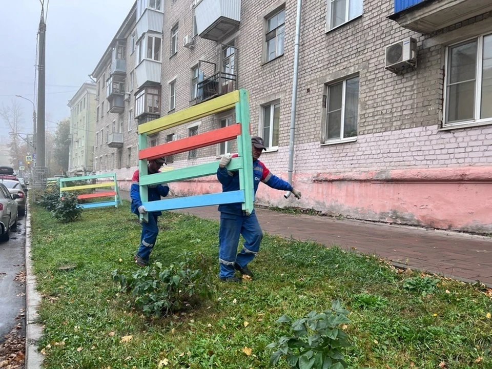 Специалисты создают арт-объекты. Фото: РКС