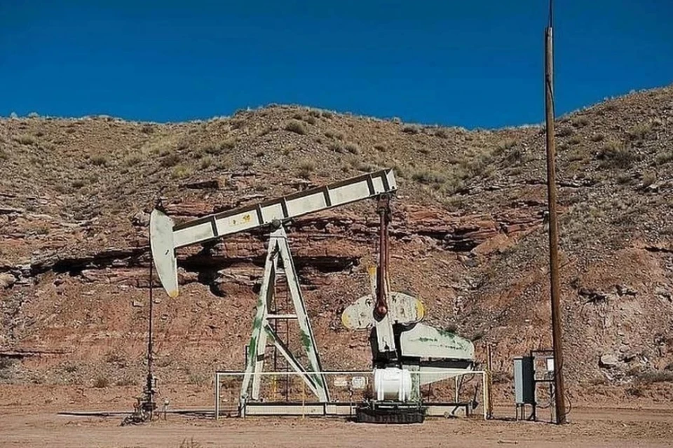 Цена нефти Brent на ICE опускалась ниже 72 долларов впервые с 1 октября