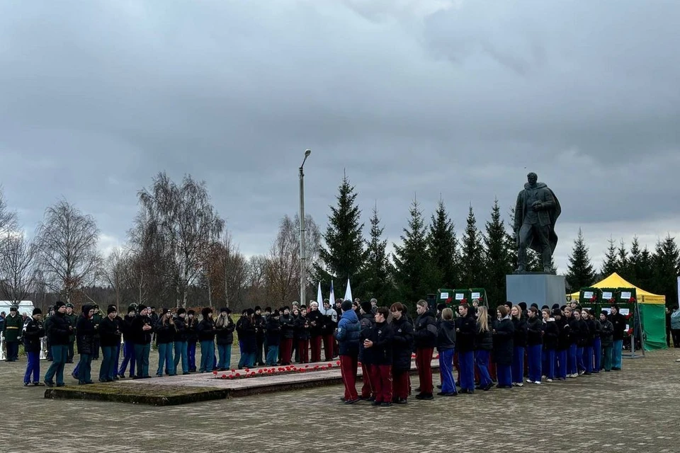 В Ленобласти отметили День памяти сожженных немецко-фашистскими оккупантами деревень региона. Фото: пресс-служба партии «Единая Россия».