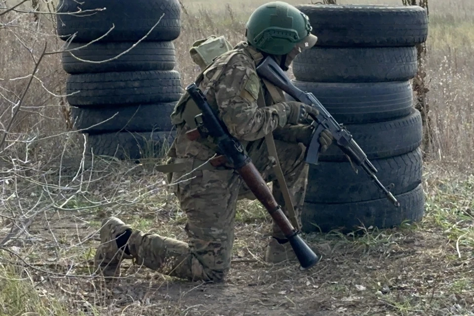 Российские военные наносят по противнику удар за ударом