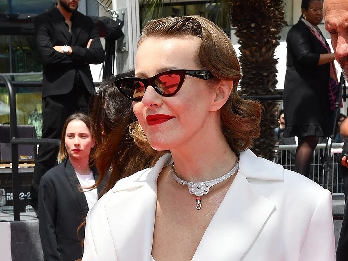 Ксения Собчак попуга алады