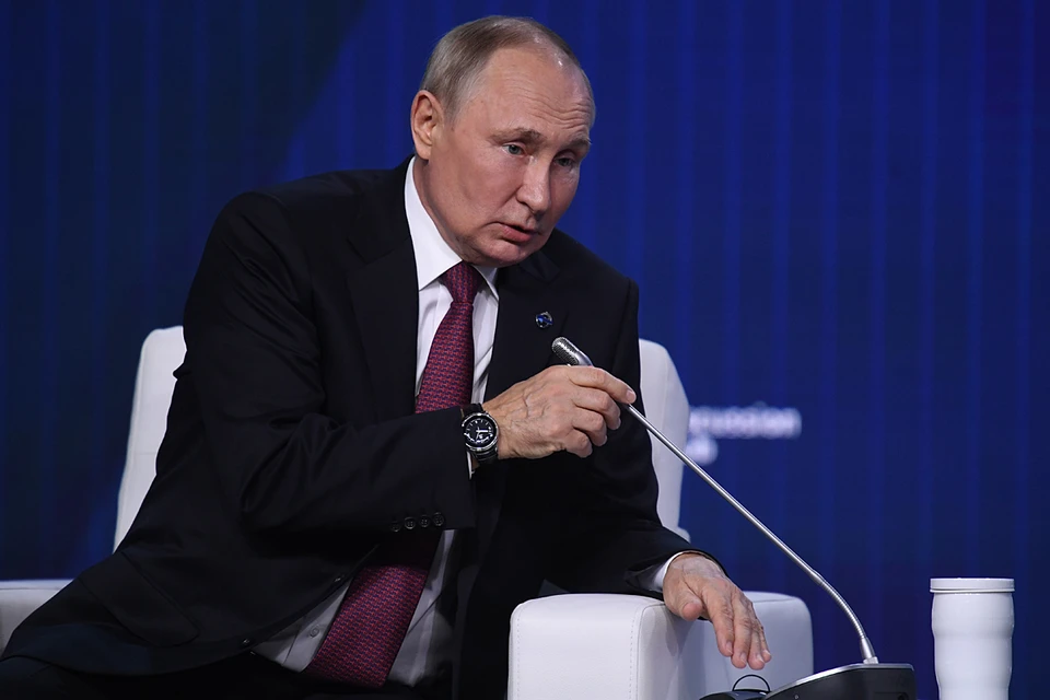 Владимир Путин на пленарной сессии дискуссионного клуба «Валдай».
