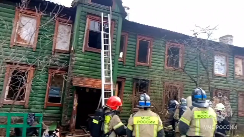 Расселенный подъезд горел в доме на Циолковского в Нижнем Новгороде.