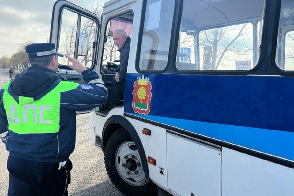 Контрольные проверки технического состояния автобусов проходят в Донецке. Фото: ТГ/Кулемзин