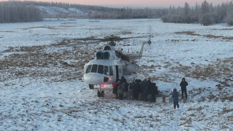 Многопрофильные бригады медиков осмотрели 886 детей Момского района. Фото: Минздрав Якутии.