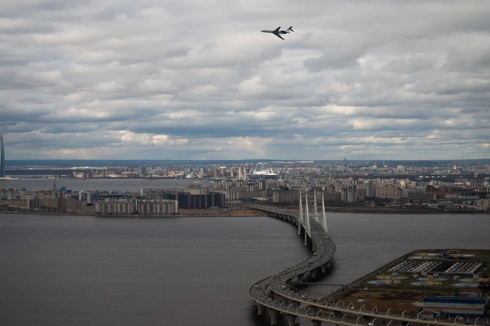 Петербуржца задержали в аэропорту Екатеринбурга за курение в самолете.