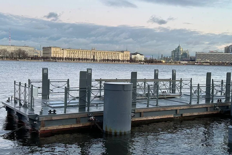 Причалы обновили на Адмиралтейской и Дворцовой набережных. Фото: Комитет по транспорту Петербурга