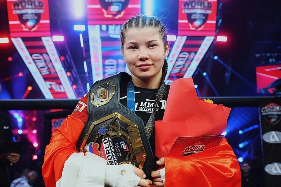 Ангелина Стрекалина из Тольятти получила титул чимпионки мира по ММА / Фото: vk.com/mmasamara63