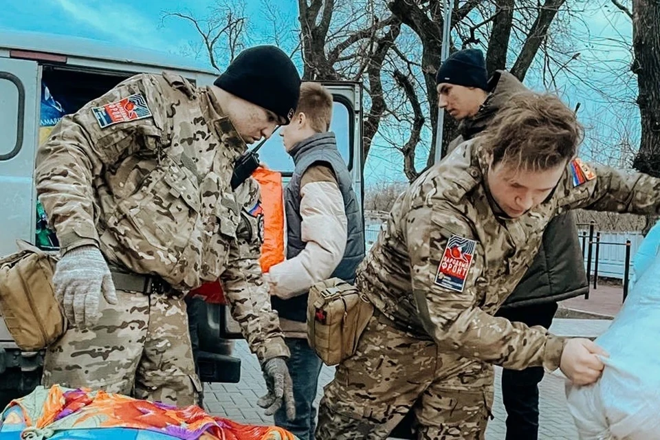 Волонтеры из Челябинска и Волгограда посетили ДНР с гуманитарной миссией. Фото: Молодежка НФ