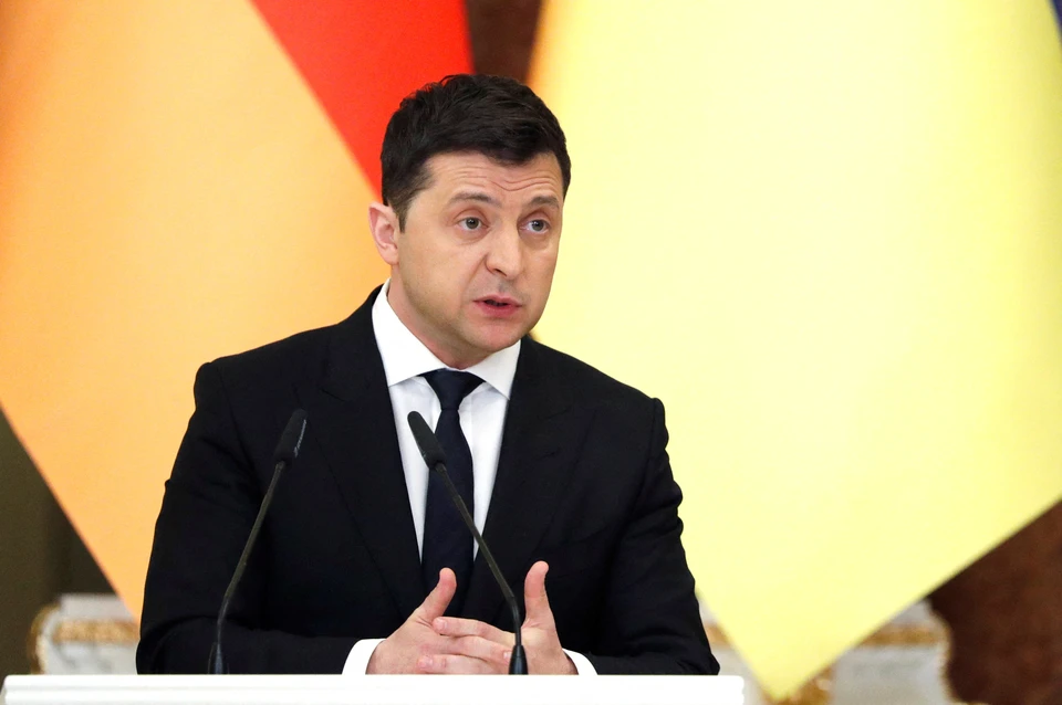Депутат Рады Гончаренко* показал яйца Зеленского в супермаркете
