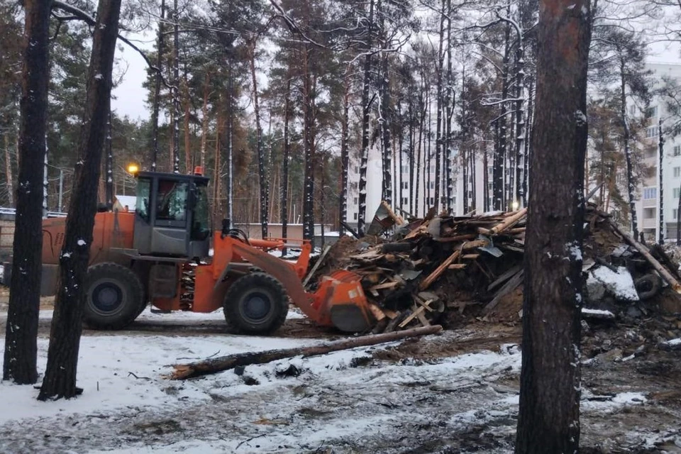 Во Владимире разбирают пожарище площадью 2,5 тысячи квадратных метров. Фото: Пресс-служба администрации Владимира