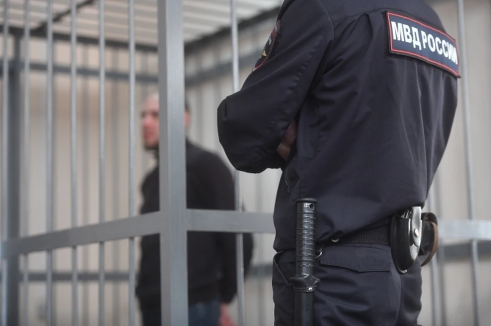 Правкомиссия одобрила проект о праве следователей замораживать счета без суда