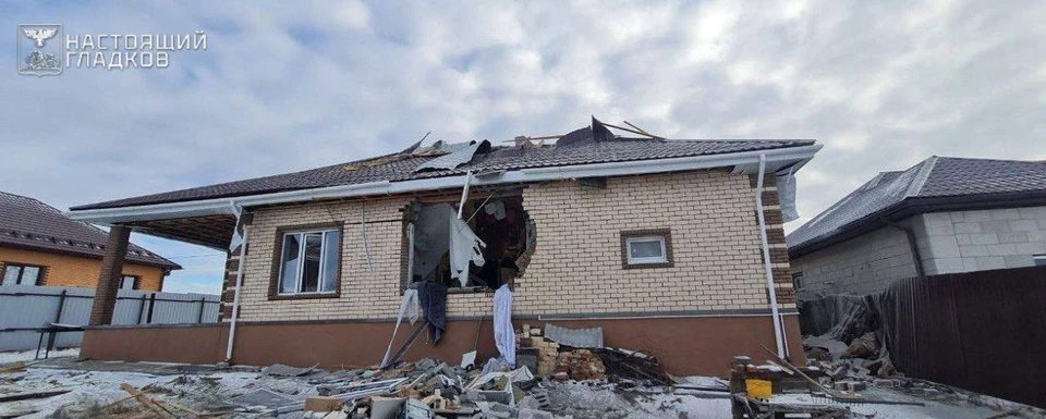 В момент атаки дрона в доме находились четверо человек. Не пострадал только отец семейства.