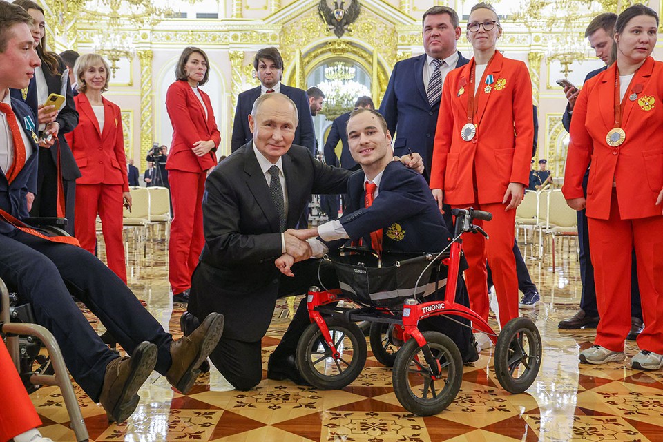 Владимир Путин наградил орденами чемпионов Паралимпийских игр