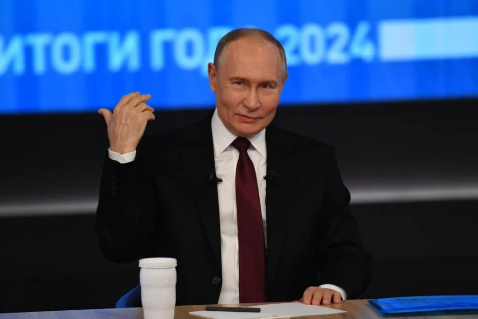 Путин пошутил после слов Пескова о нетрадиционном госте Владе А4