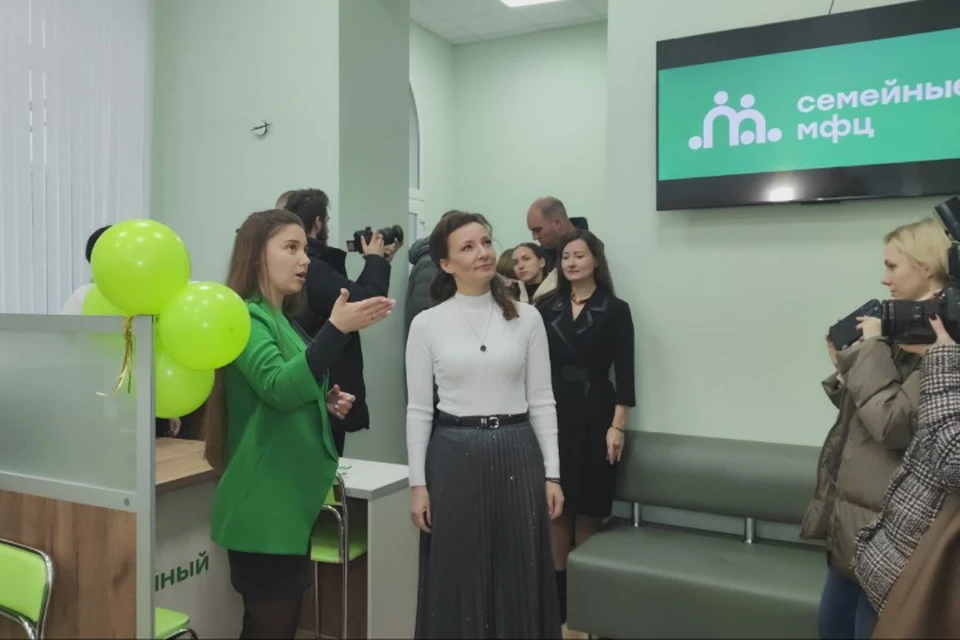Первый семейный МФЦ в Новороссии открыли в Луганске