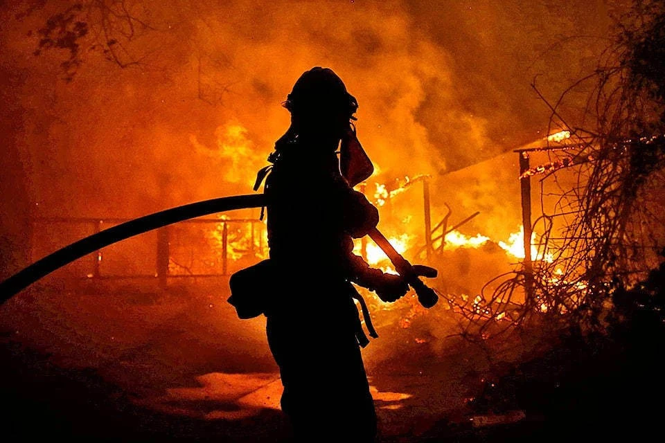 Два человека погибли при пожаре в общежитии Самары