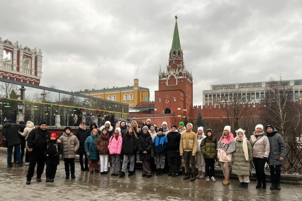 Ребят свозили в Москву на настоящую Кремлёвскую ёлку.