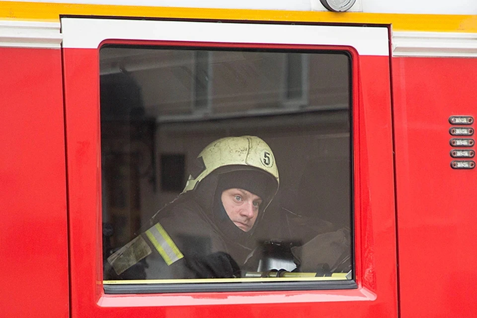 В Новой Москве мужчина поставил моноколесо на зарядку и едва не погиб при пожаре