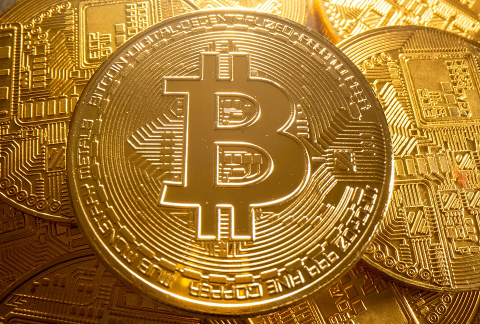 Биткоины по делу о рекордной взятке начали обращать в доход государства.