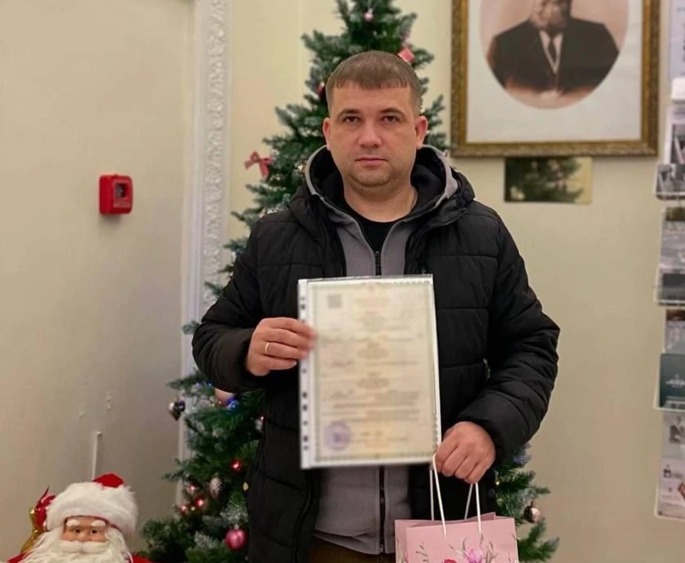 В ЗАГСе Ульяновска зарегистрирована актовая запись №1 в 2025 году. Фото агентство ЗАГС по Ульяновской области