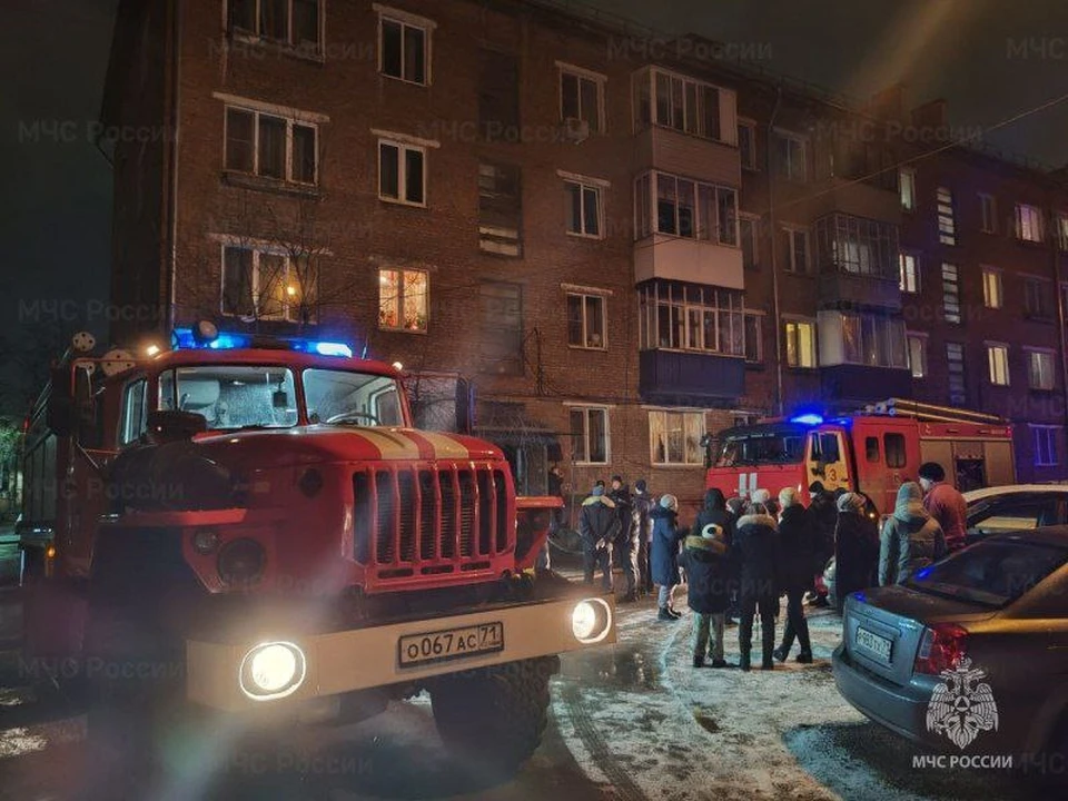 На пожаре в многоквартирном доме на улице Металлургов в Туле погибли женщина и ребенок