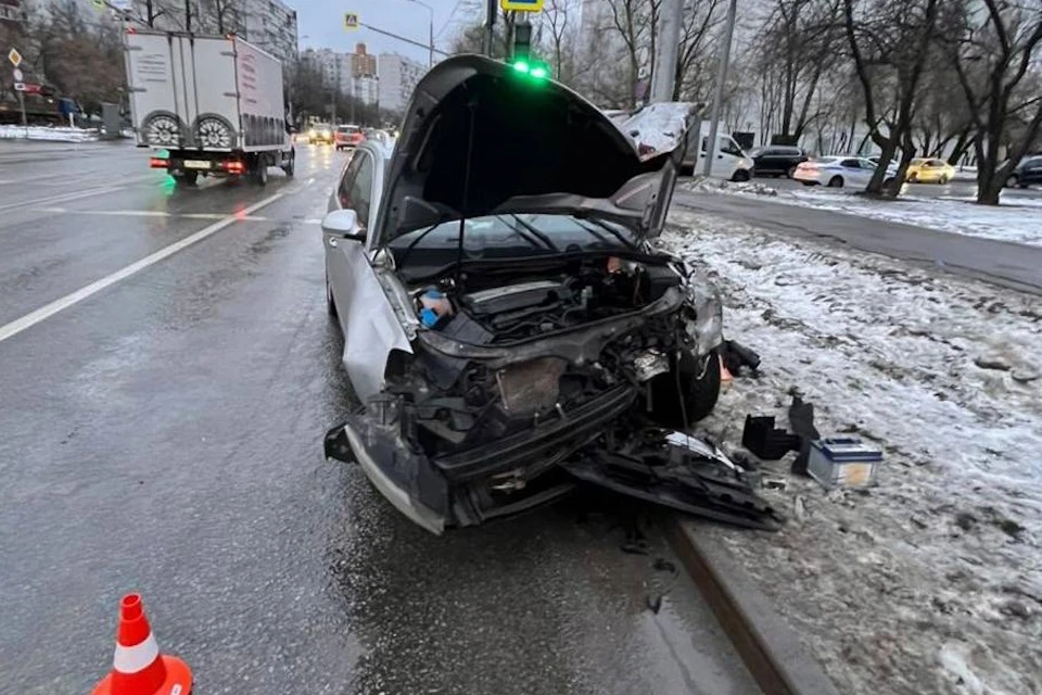 В Москве в ДТП пострадали четыре человека