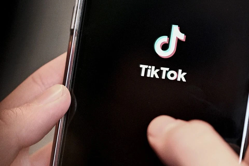 Роскомнадзор зафиксировал повышенное число жалоб на работу TikTok от россиян