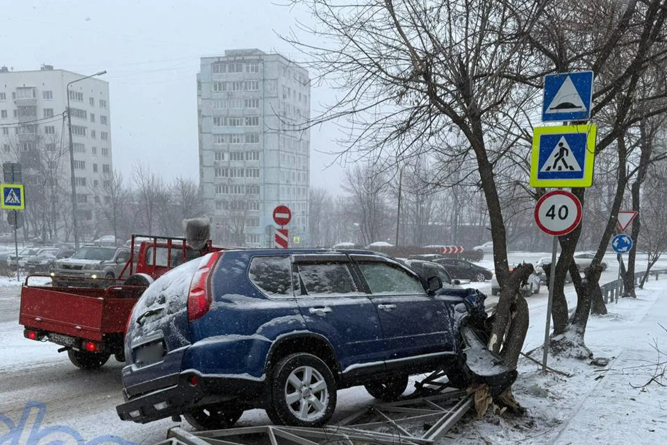 Снегопад стал причиной аварий. Фото: svodka25.