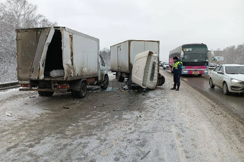 Авария произошла на 24 километре трассы Екатеринбург – Тюмень. Фото: ГИБДД Свердловской области