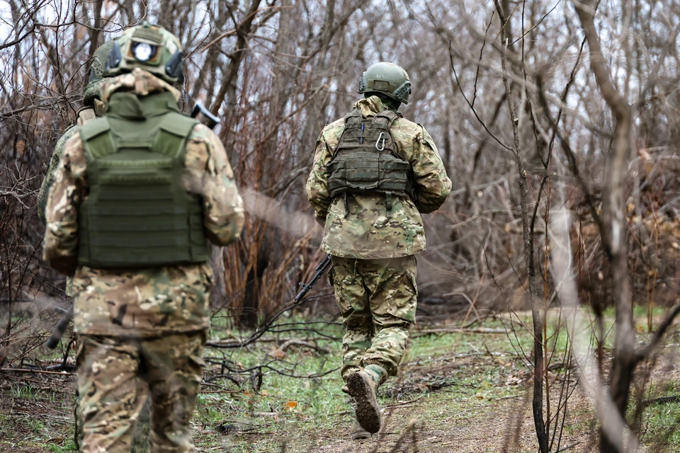 Когда российские бойцы в подвале одного из домов освобожденного Русского Поречного нашли первые тела мирных жителей, никто еще не мог предположить масштаба этой трагедии. Фото: Александр Полегенько/ТАСС