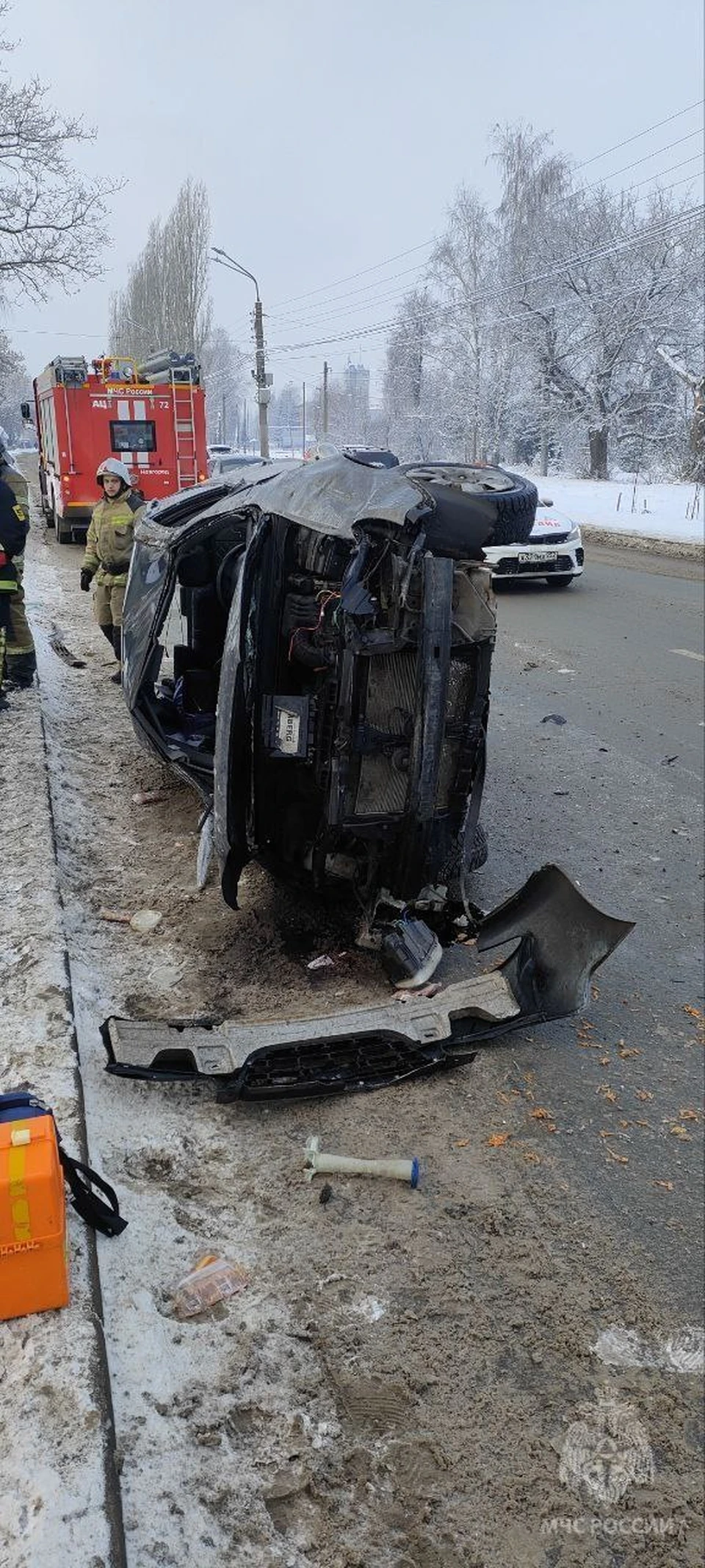 Три человека пострадали при опрокидывании автомобиля в Нижнем Новгороде.