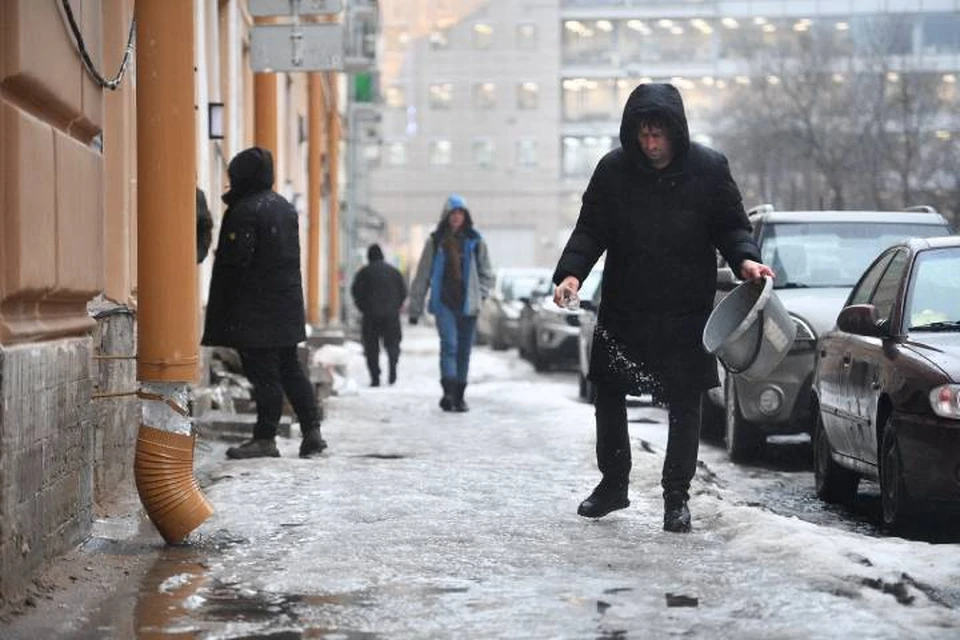 В Таганроге устраняют последствия непогоды