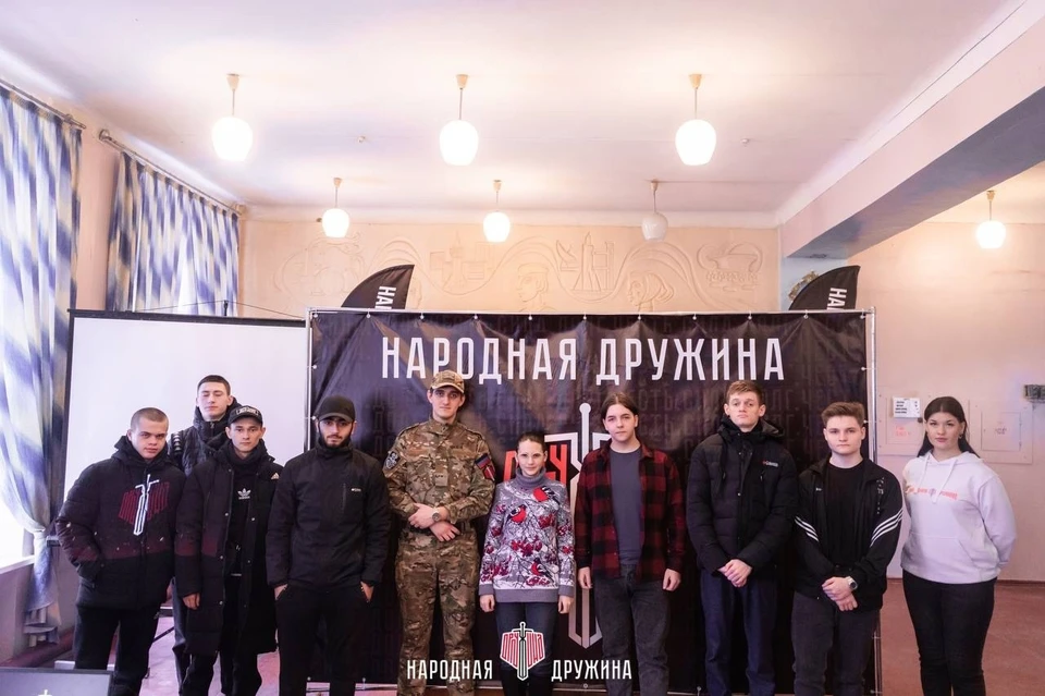 Участники СВО из команды дружинников регулярно встречаются с молодежью. Фото: Народная Дружина в ДНР