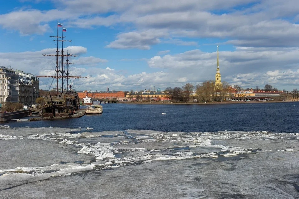 Необычно теплая погода ожидается весной в Петербурге.