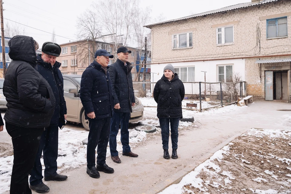 Аркадий Фомин и Сергей Стерликов выехал на участки, где планируется благоустройство.