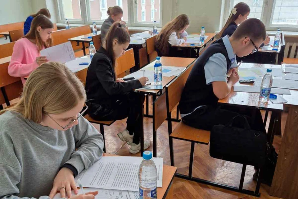 С каждым годом число юных тольяттинцев, увлеченных химией, растет. Фото «КуйбышевАзот»